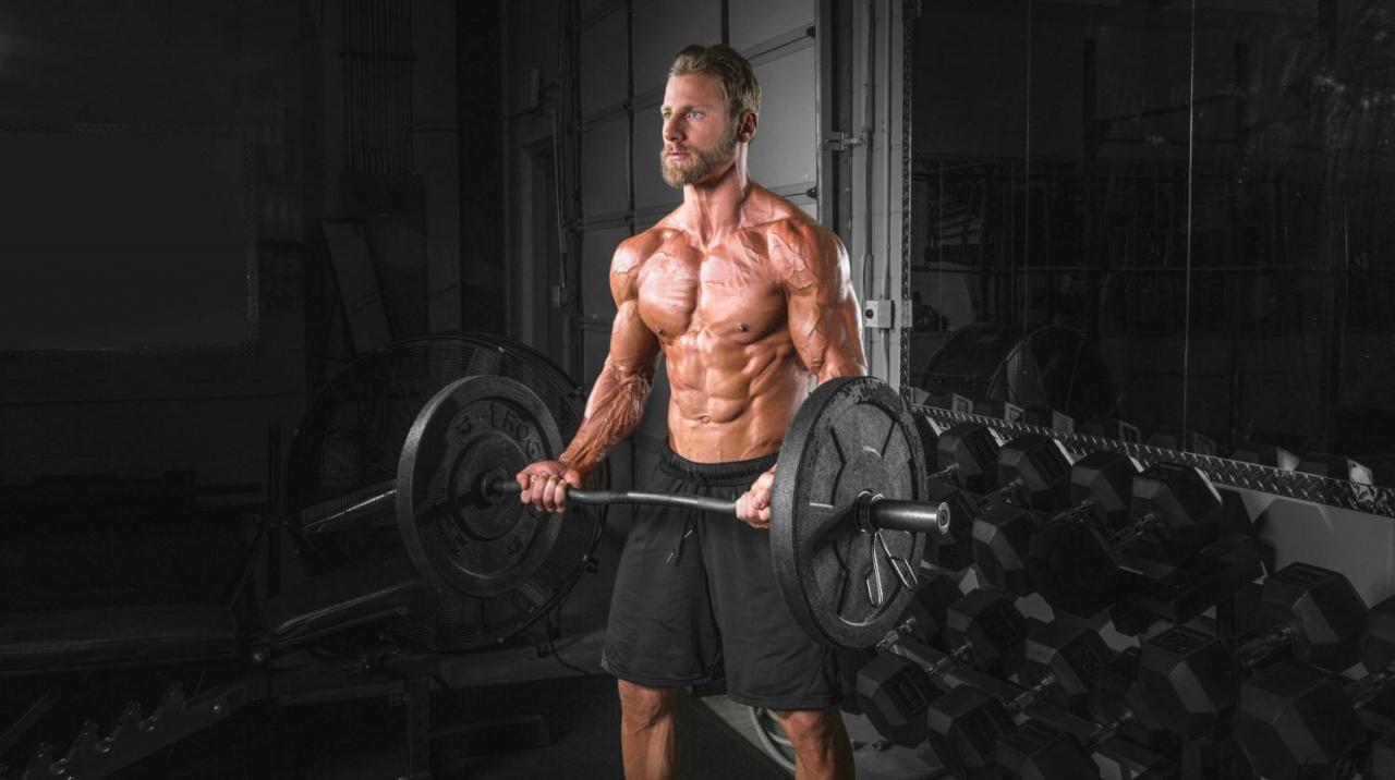 Power Building: Top 7 Shoulders and Traps Exercises